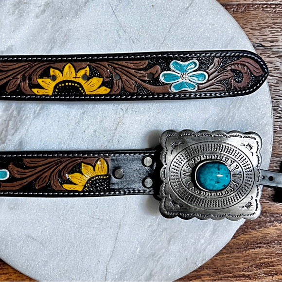 Myra ~ X-Large ~ Multi-Colors Hand Tooled ~ Cowhide Leather & Conchos Belt ~ New - Picture 8 of 15